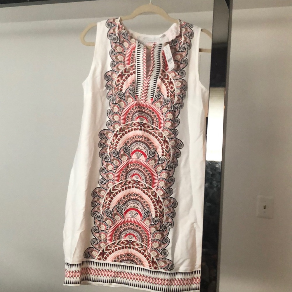 Split neck place optic white print dress.